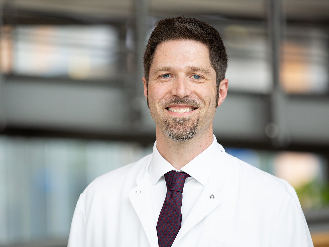 Dr. Nils Buchmann