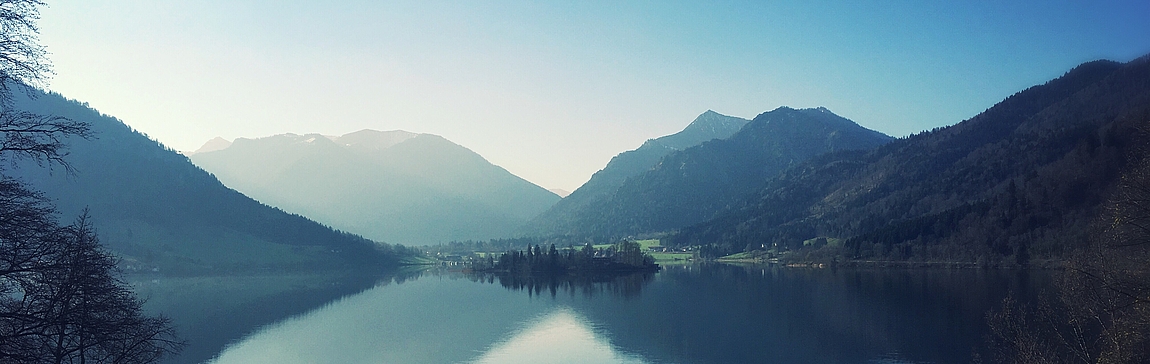 Die Landschaft des Schliersees.