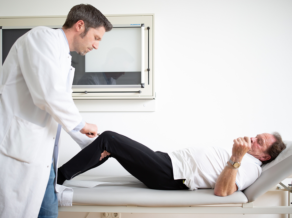 Orthopädische Untersuchung des Knies